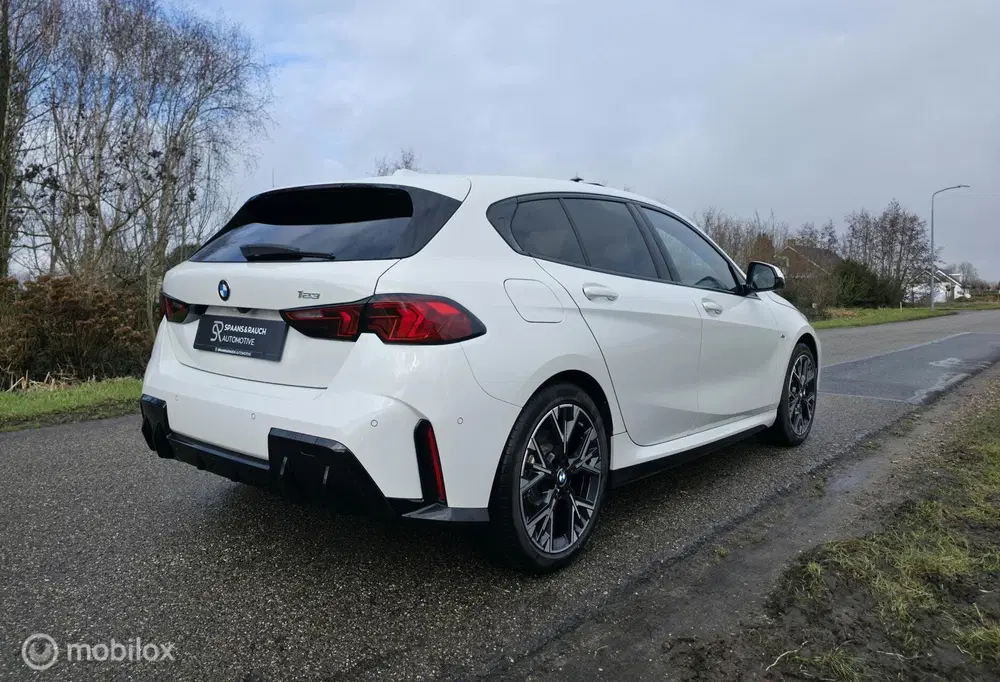 BMW 1-serie 123 xDrive uit 2025, foto 5