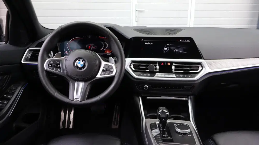 BMW 3-serie 330i uit 2019, foto 11