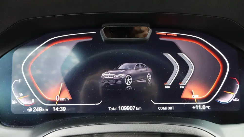 BMW 3-serie 330i uit 2019, foto 12