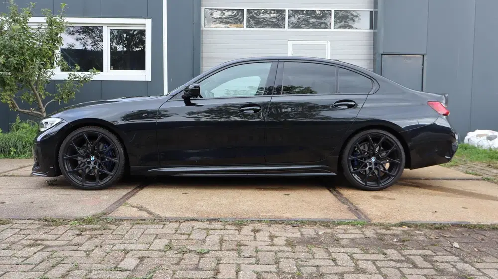 BMW 3-serie 330i uit 2019, foto 4