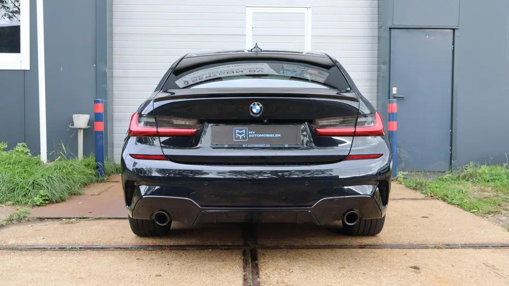 BMW 3-serie 330i uit 2019, foto 6