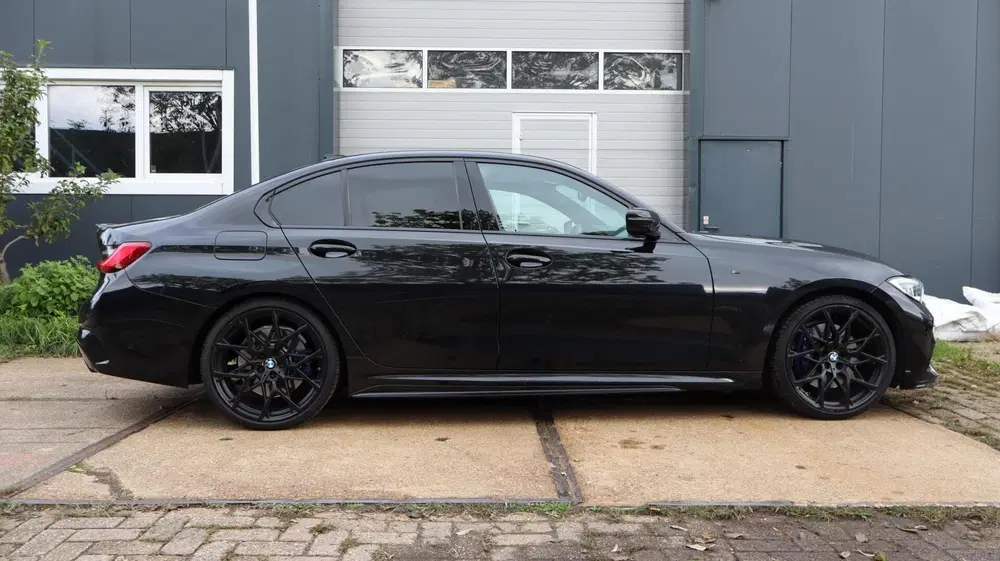 BMW 3-serie 330i uit 2019, foto 8