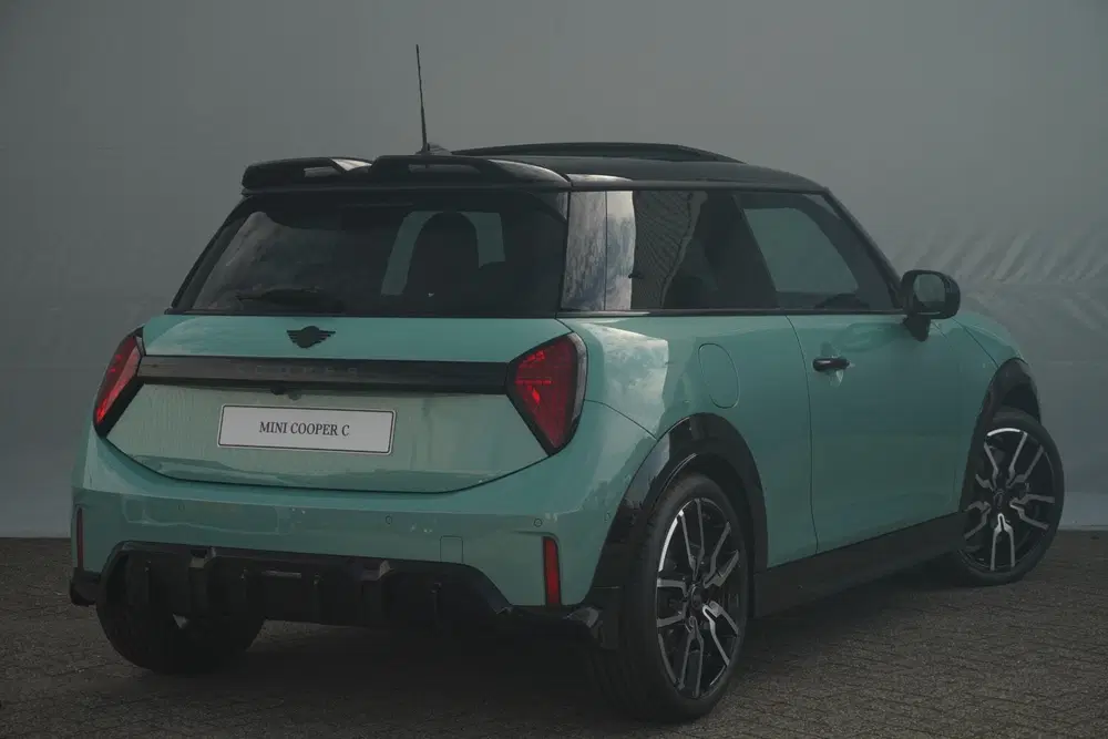 Mini John Cooper Works Cooper C John Cooper Works Uitvoering uit 2026, foto 2