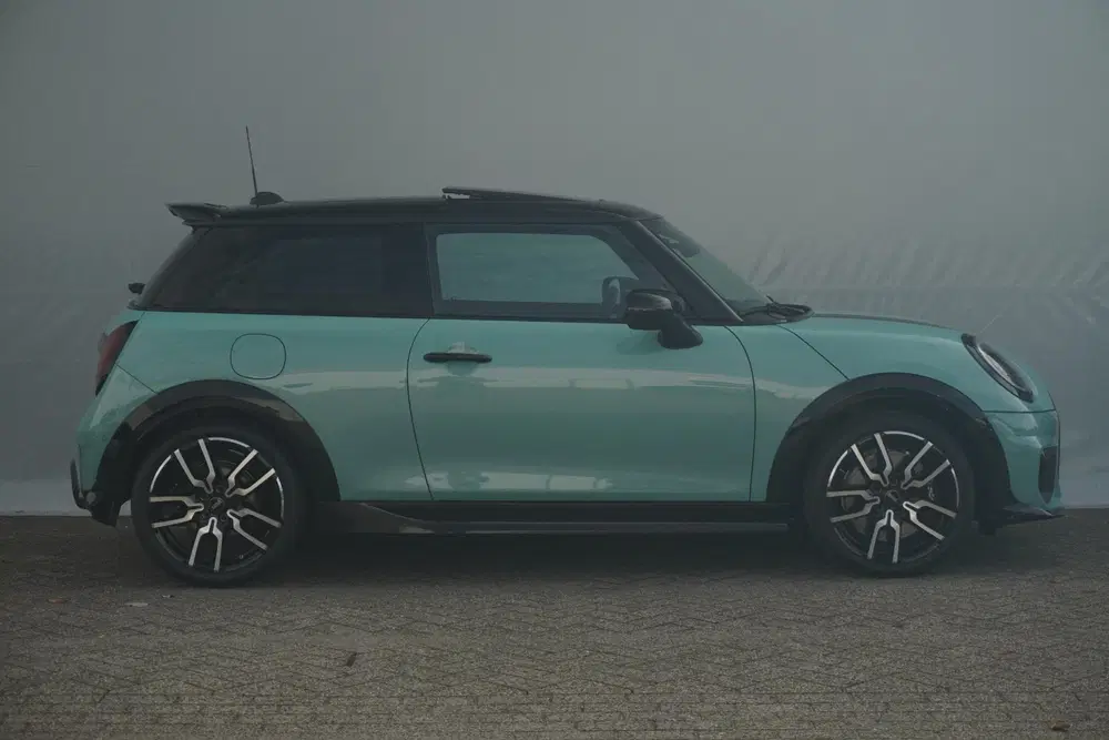Mini John Cooper Works Cooper C John Cooper Works Uitvoering uit 2026, foto 4