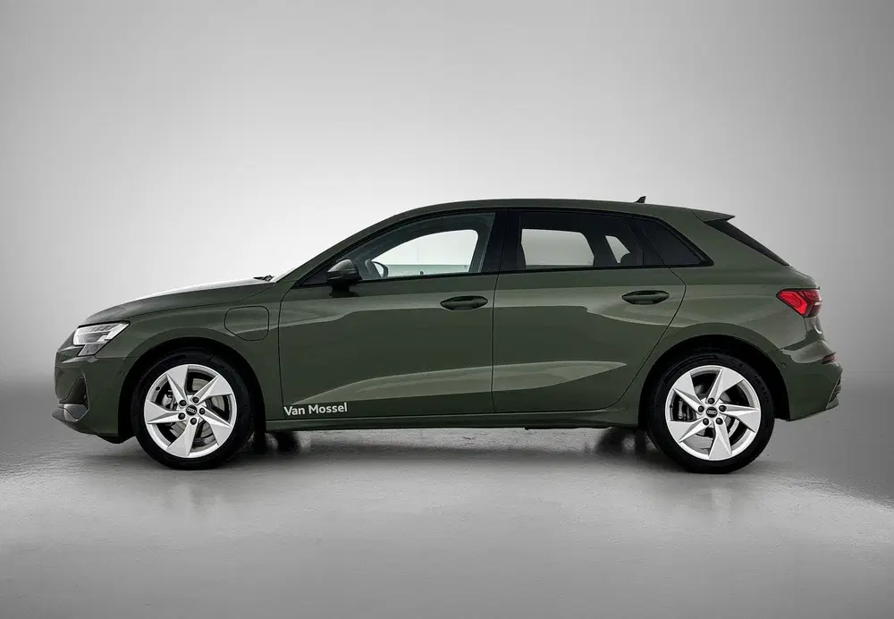 Audi A3 40 TFSI e Advanced edition 204 PK uit 2025, foto 2
