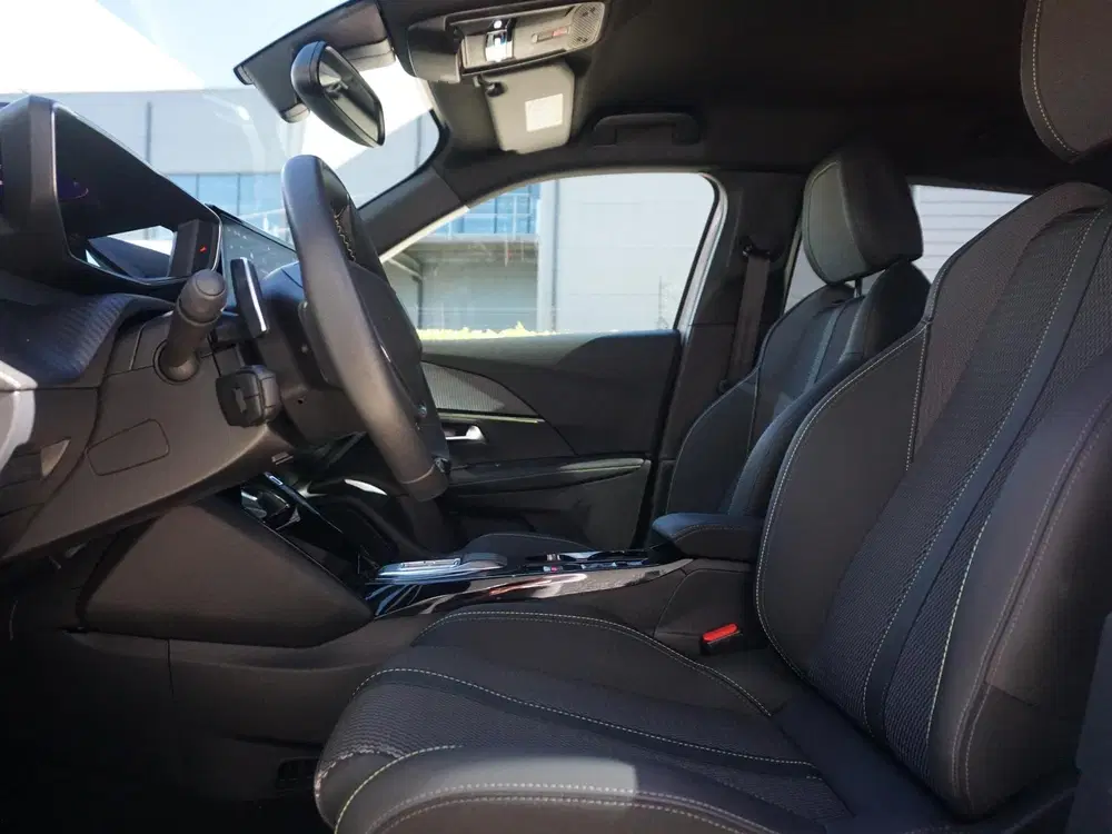 Peugeot 2008 1.2 Hybrid 145 GT 360 Camera uit 2025, foto 10