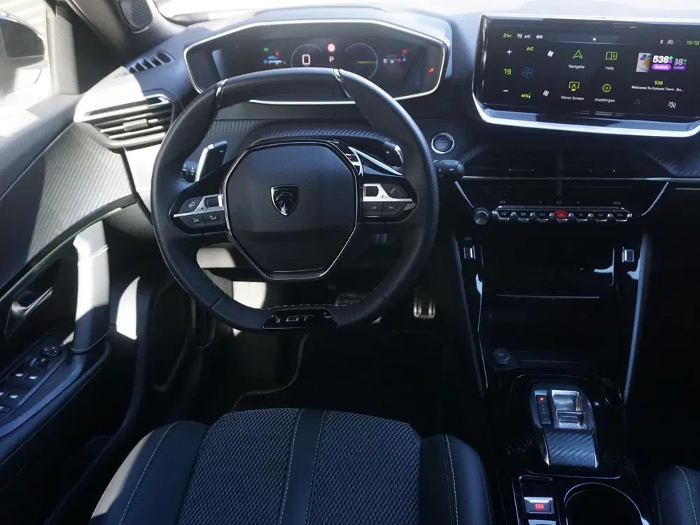 Peugeot 2008 1.2 Hybrid 145 GT 360 Camera uit 2025, foto 15