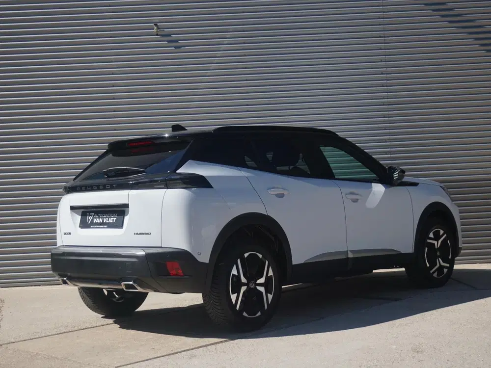 Peugeot 2008 1.2 Hybrid 145 GT 360 Camera uit 2025, foto 2