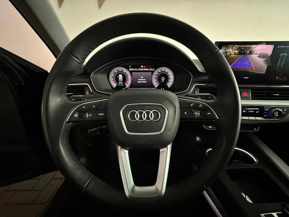 Audi A4 40 TFSI quattro S edition Pano uit 2024, foto 11