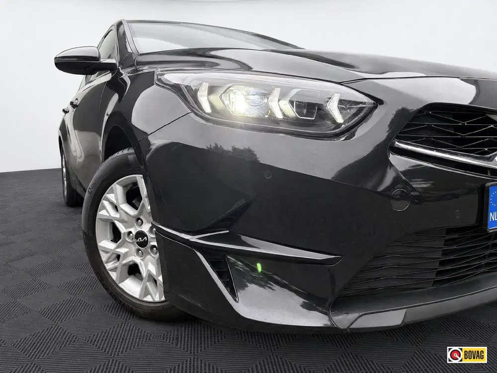 Kia Ceed 1.5 T-GDi DynamicLine STUURVW TREKHAAK uit 2022, foto 2