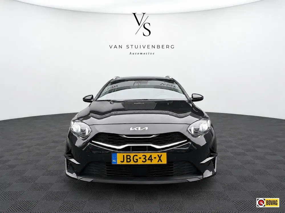 Kia Ceed 1.5 T-GDi DynamicLine STUURVW TREKHAAK uit 2022, foto 3