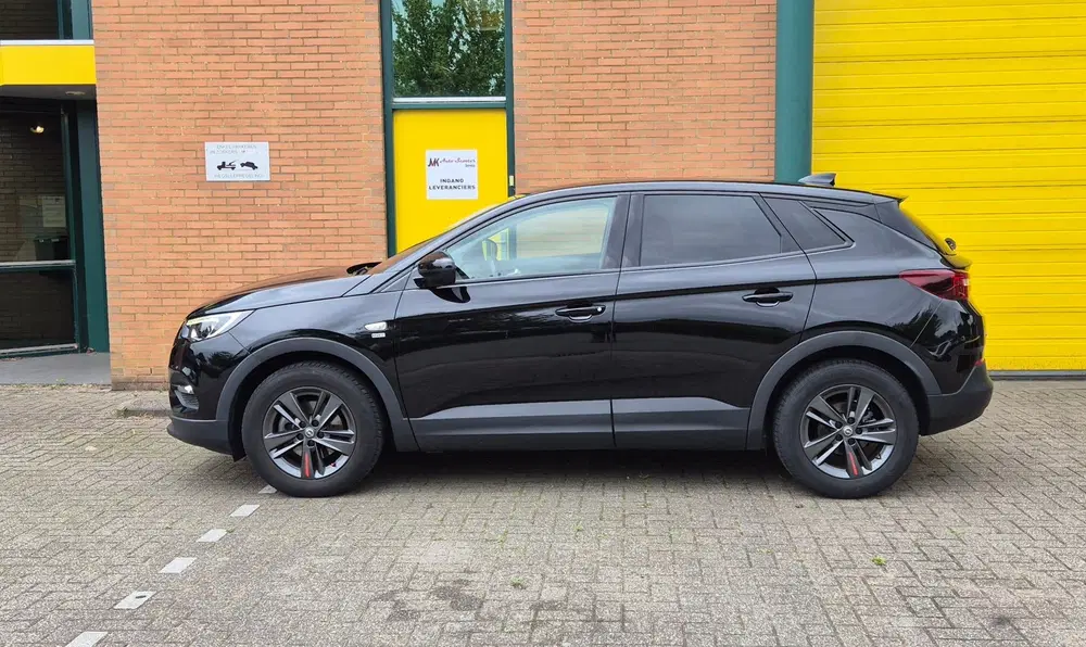 Opel Grandland 1.2 Turbo 120 Jaar Edition uit 2020, foto 2