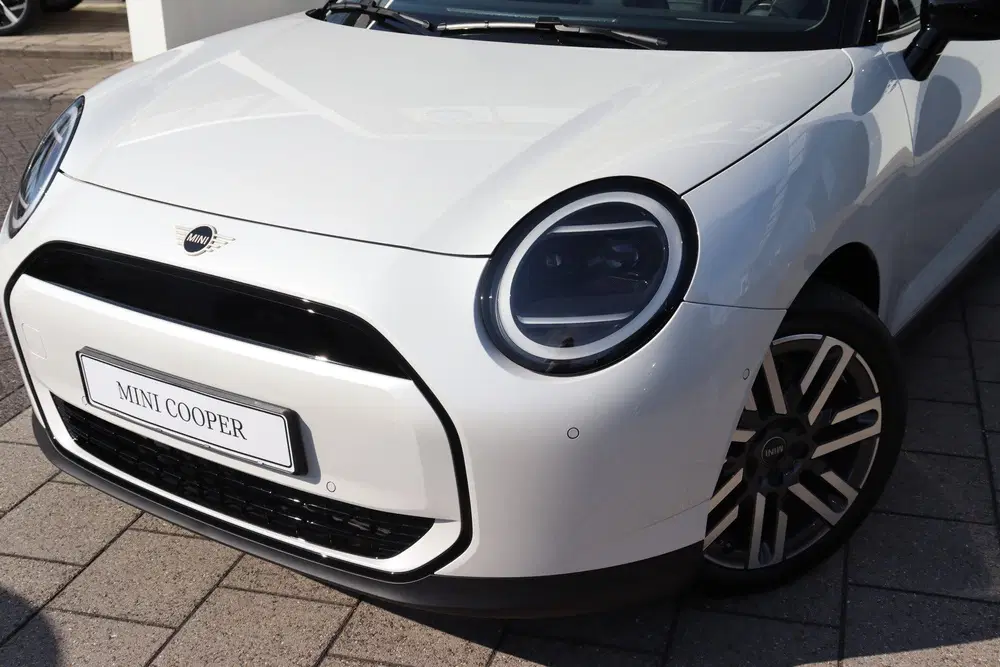 Mini Hatchback Cooper E uit 2026, foto 2