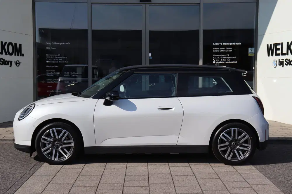 Mini Hatchback Cooper E uit 2026, foto 4