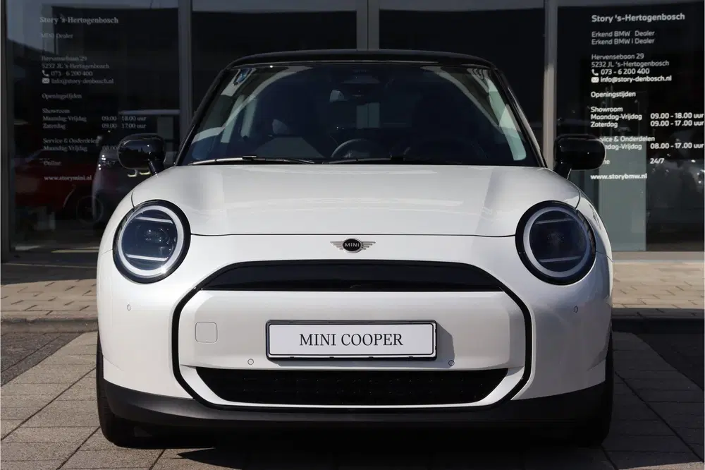 Mini Hatchback Cooper E uit 2026, foto 2