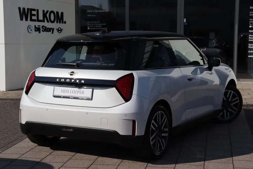 Mini Hatchback Cooper E uit 2026, foto 7