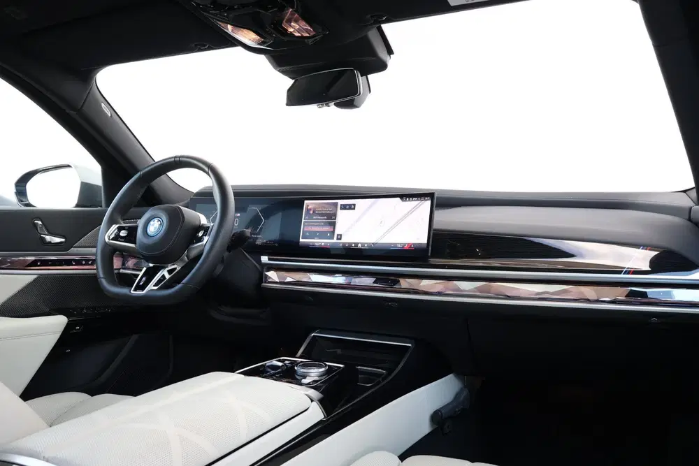 BMW 7-serie 750e xDrive uit 2023, foto 10