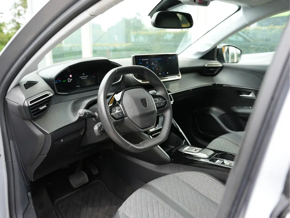 Peugeot 208 EV Allure 51 kWh SOH uit 2024, foto 12