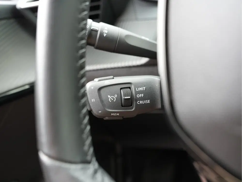Peugeot 208 EV Allure 51 kWh SOH uit 2024, foto 15