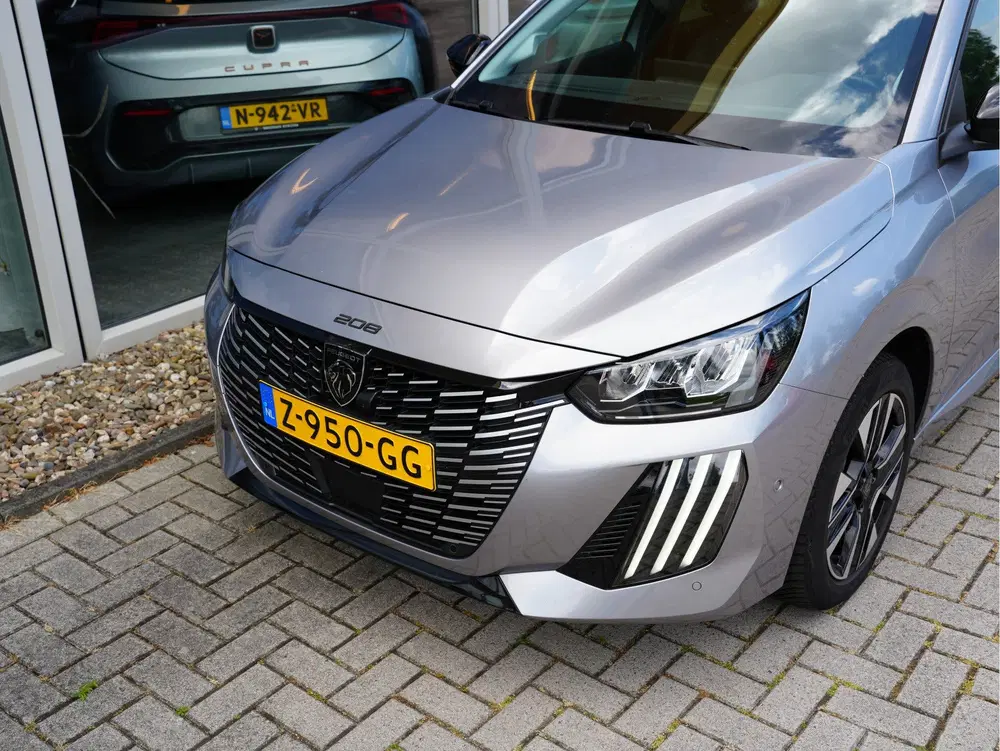 Peugeot 208 EV Allure 51 kWh SOH uit 2024, foto 2