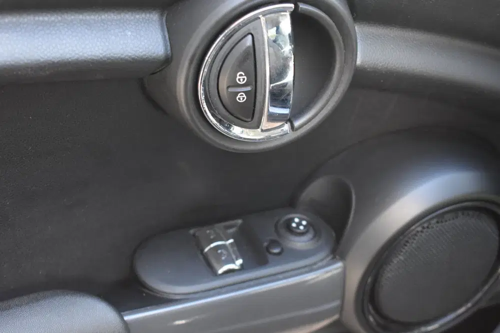 Mini One 1.5 One First Salt '19 Navi Airco Cruise A uit 2019, foto 12