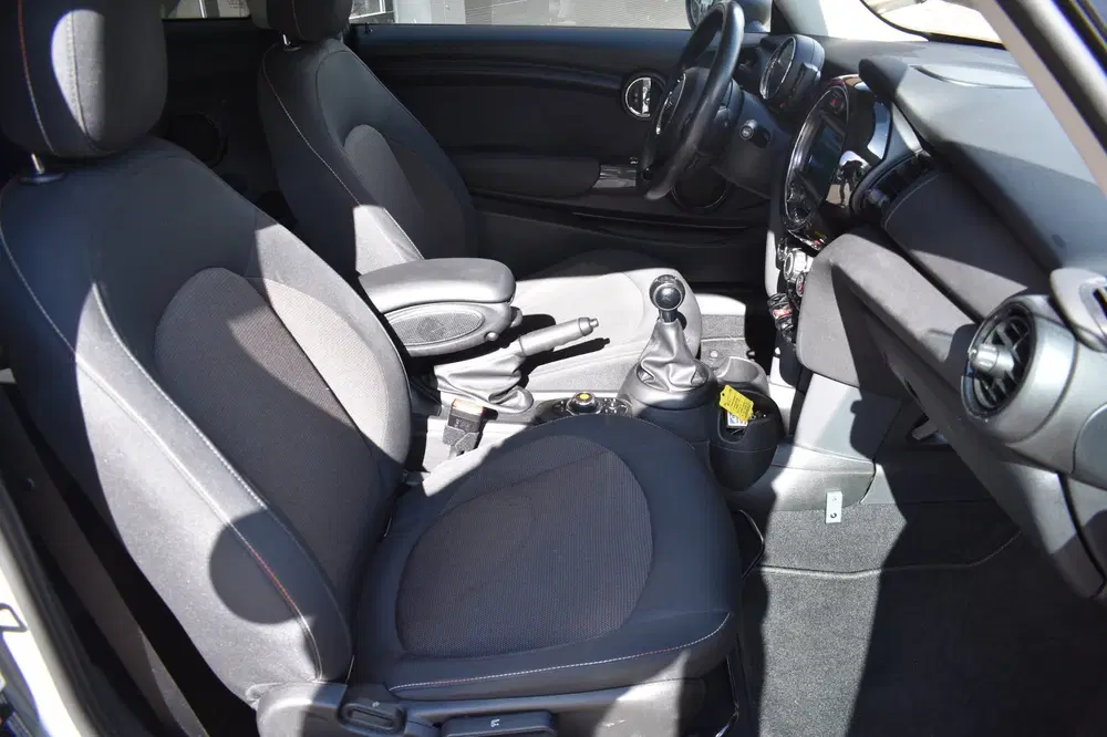 Mini One 1.5 One First Salt '19 Navi Airco Cruise A uit 2019, foto 4