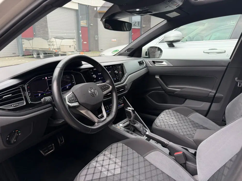 Volkswagen Taigo 1.5 TSI 3xR-Line Pano uit 2022, foto 3