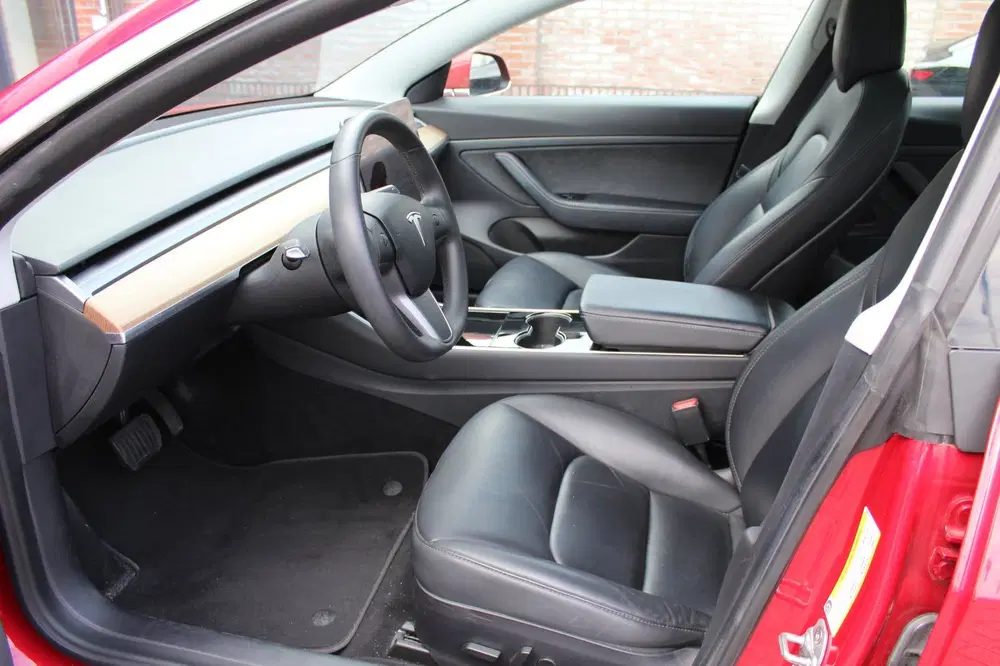 Tesla Model 3 RWD Plus 60 kWh AUTOPILOT uit 2020, foto 12