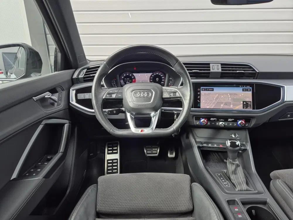 Audi Q3 45 TFSI quattro 230pk SLine Matrix uit 2019, foto 15