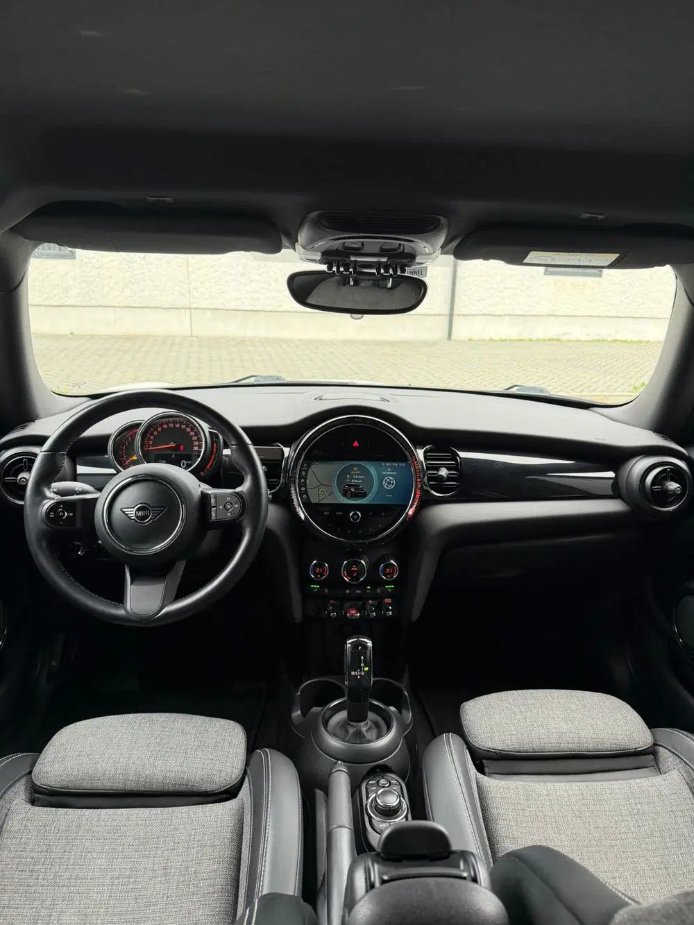Mini Cooper Cooper Business uit 2022, foto 13