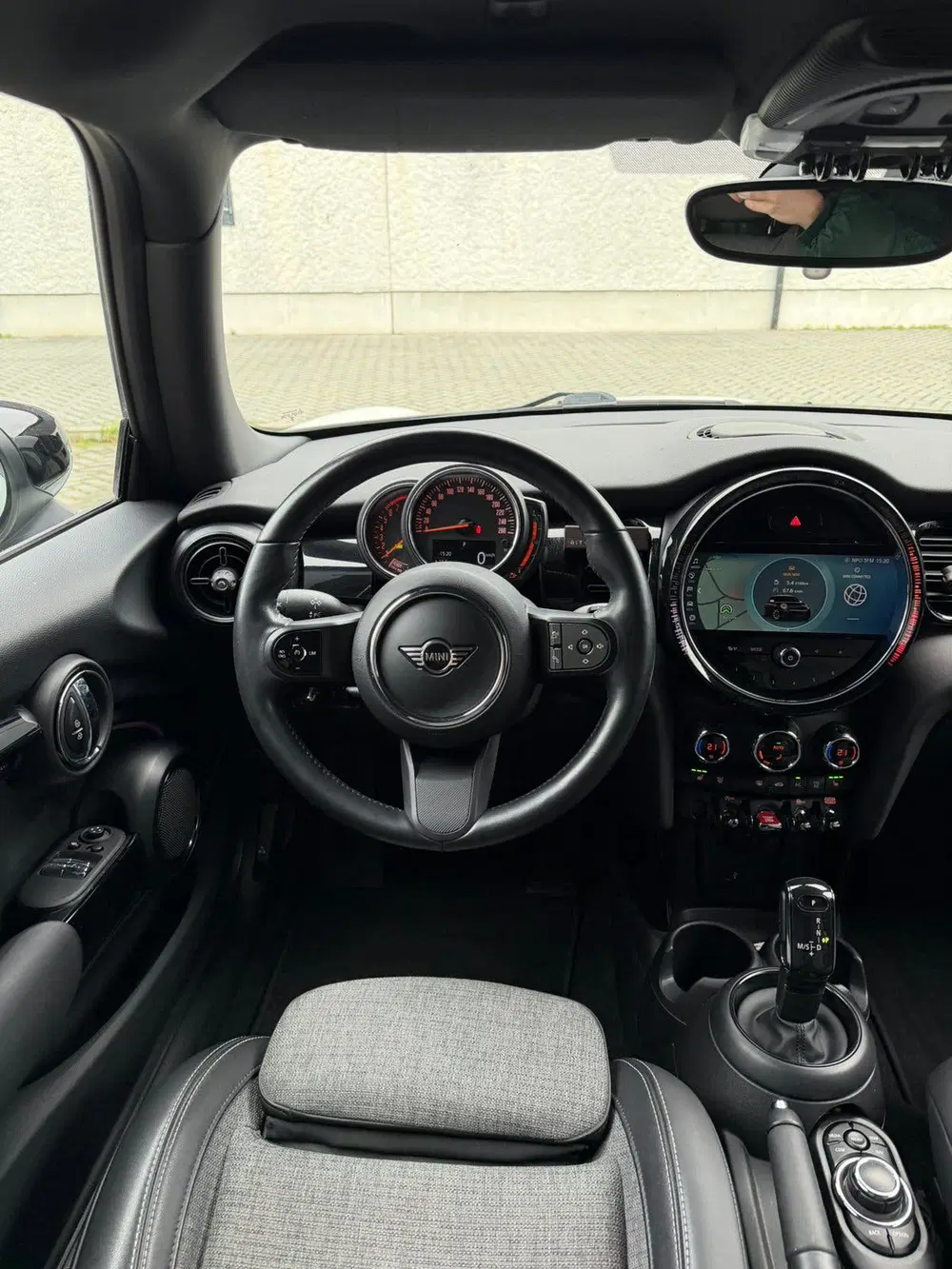 Mini Cooper Cooper Business uit 2022, foto 14