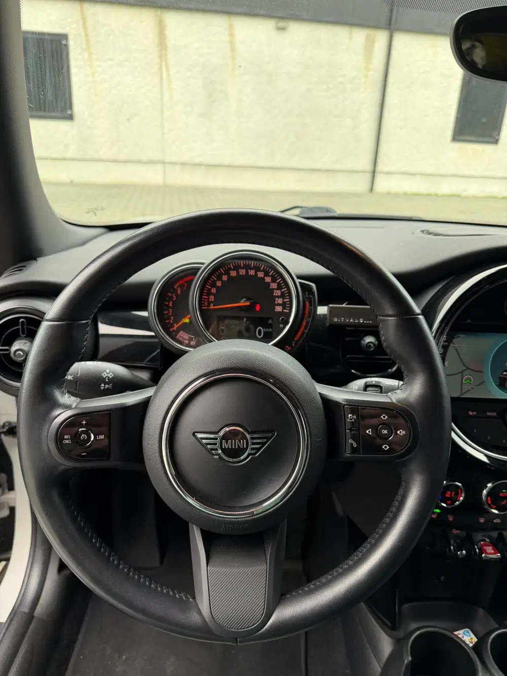 Mini Cooper Cooper Business uit 2022, foto 15