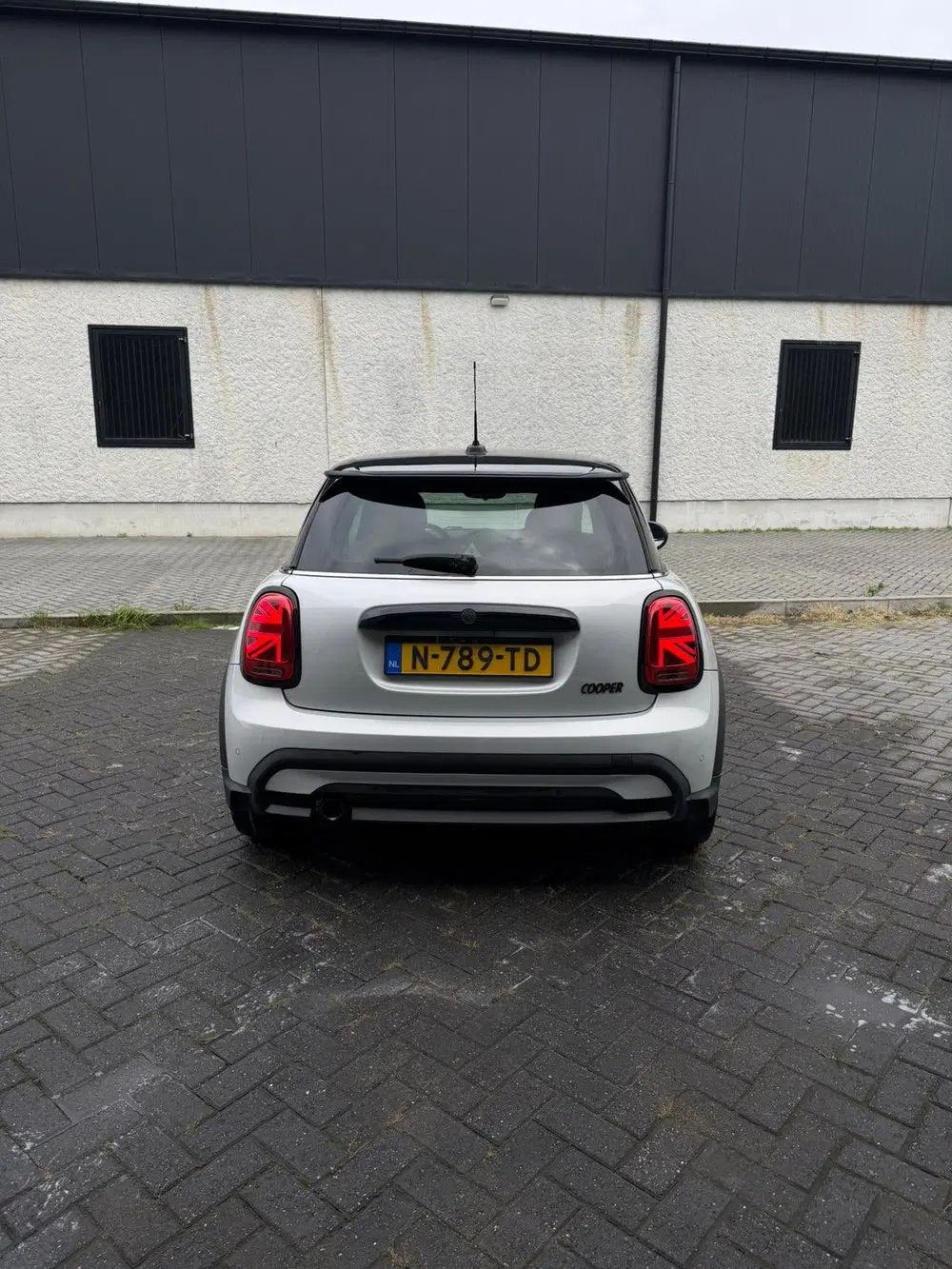 Mini Cooper Cooper Business uit 2022, foto 7