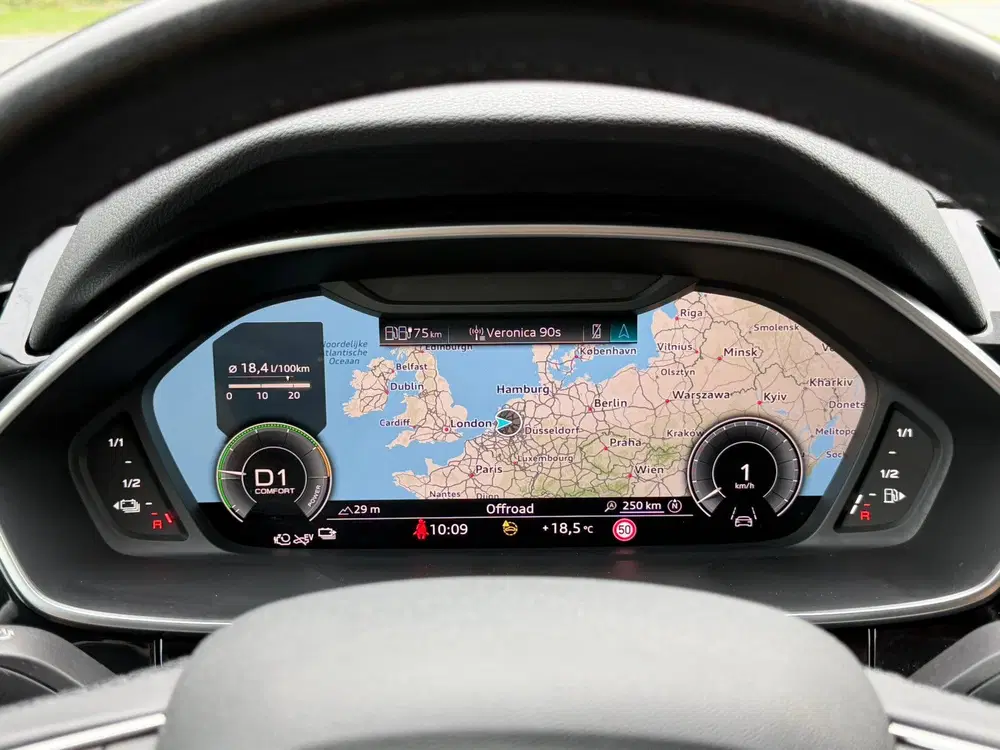 Audi Q3 45 TFSI e Sportback PANO uit 2022, foto 15