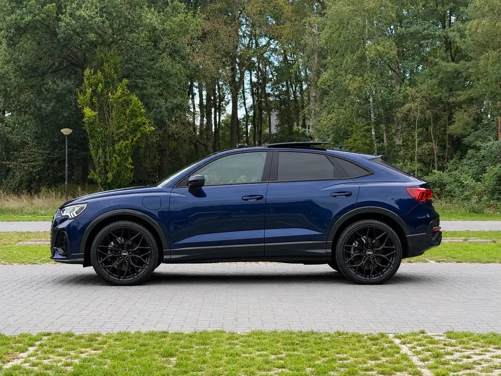 Audi Q3 45 TFSI e Sportback PANO uit 2022, foto 2