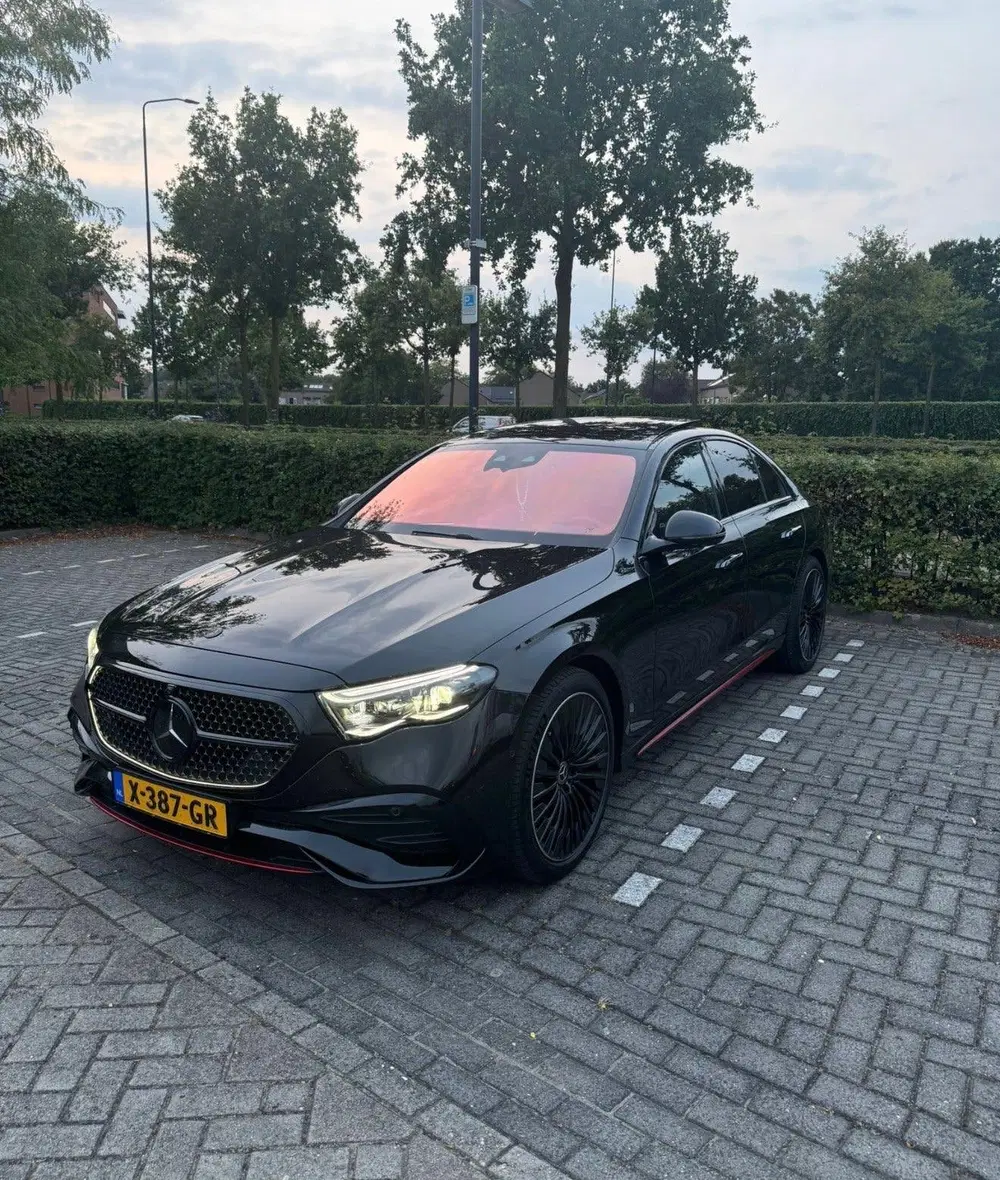 Mercedes-Benz E-Klasse E 300e Amg uitvoering uit 2023, foto 4