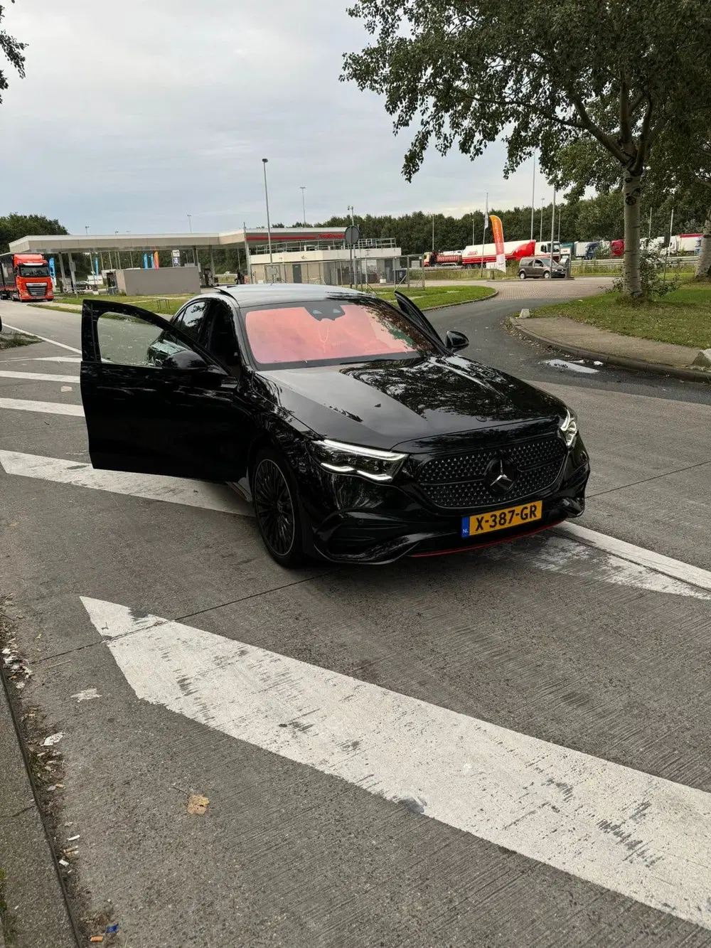 Mercedes-Benz E-Klasse E 300e Amg uitvoering uit 2023, foto 7