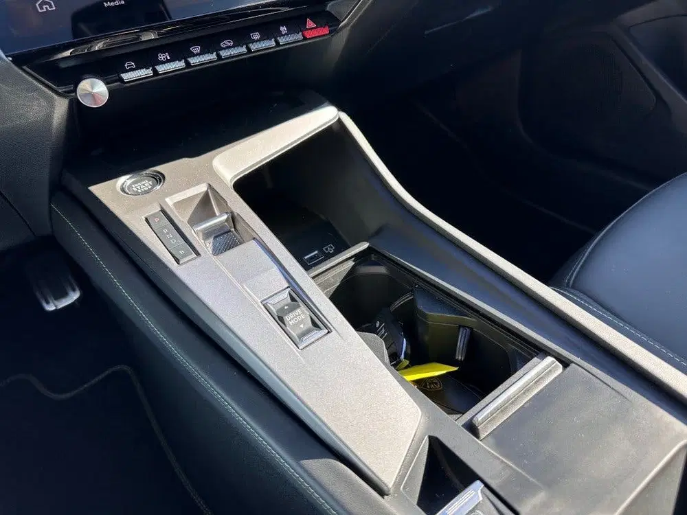 Peugeot 408 1.6 HYBRID 225 GT PHEV + OPTIE uit 2025, foto 13