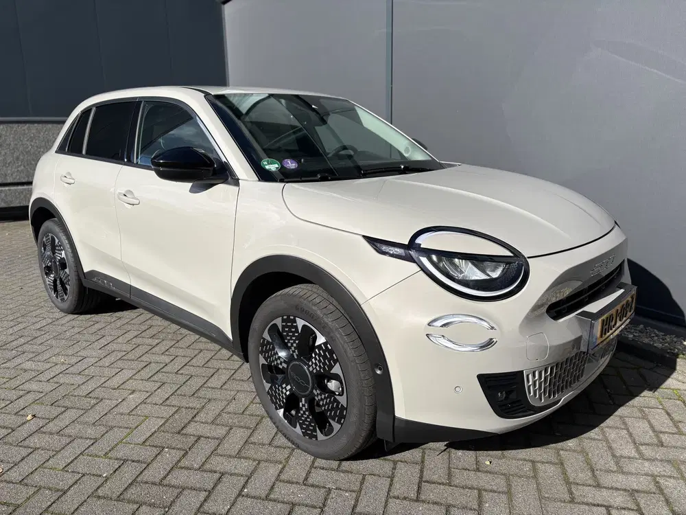 Fiat 600 1.2 Hybrid La Prima Achteruitrijcamera uit 2025, foto 3