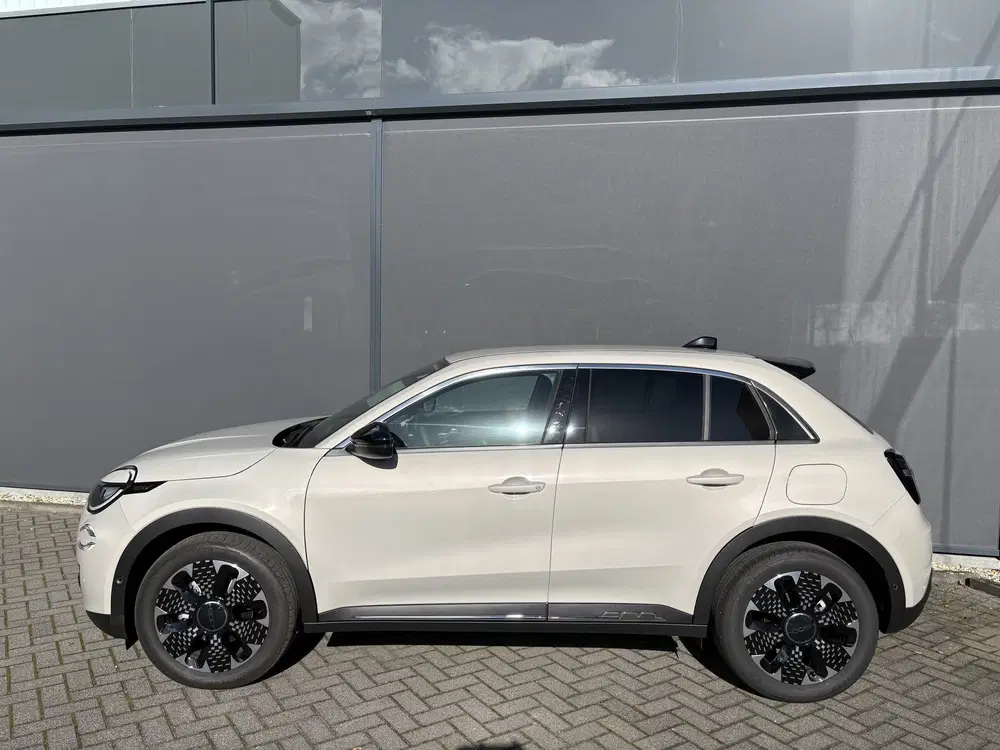 Fiat 600 1.2 Hybrid La Prima Achteruitrijcamera uit 2025, foto 7