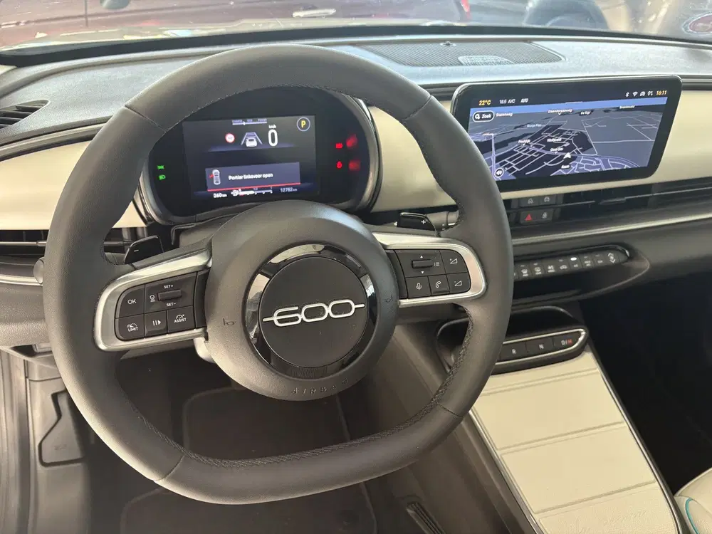 Fiat 600 1.2 Hybrid La Prima Achteruitrijcamera uit 2025, foto 8