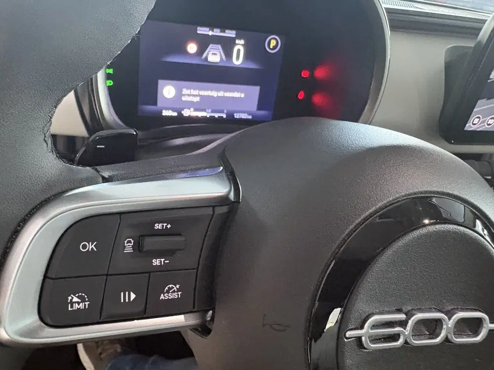 Fiat 600 1.2 Hybrid La Prima Achteruitrijcamera uit 2025, foto 9