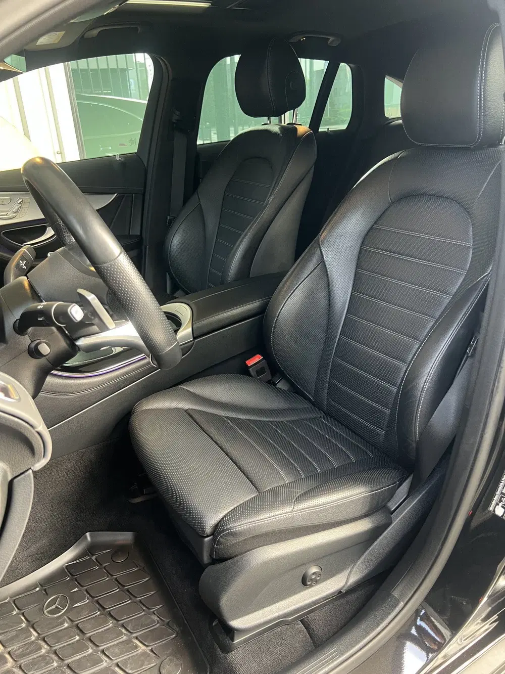 Mercedes-Benz EQC 400 4MATIC AMG Line Premium 80 kWh uit 2022, foto 14