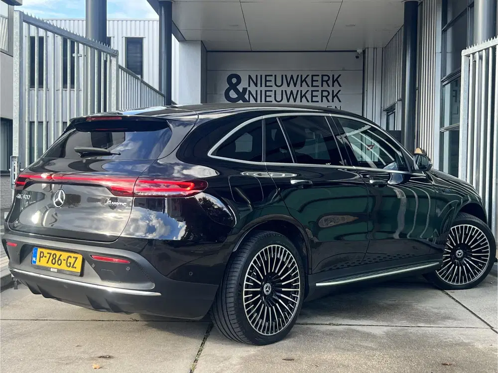 Mercedes-Benz EQC 400 4MATIC AMG Line Premium 80 kWh uit 2022, foto 2