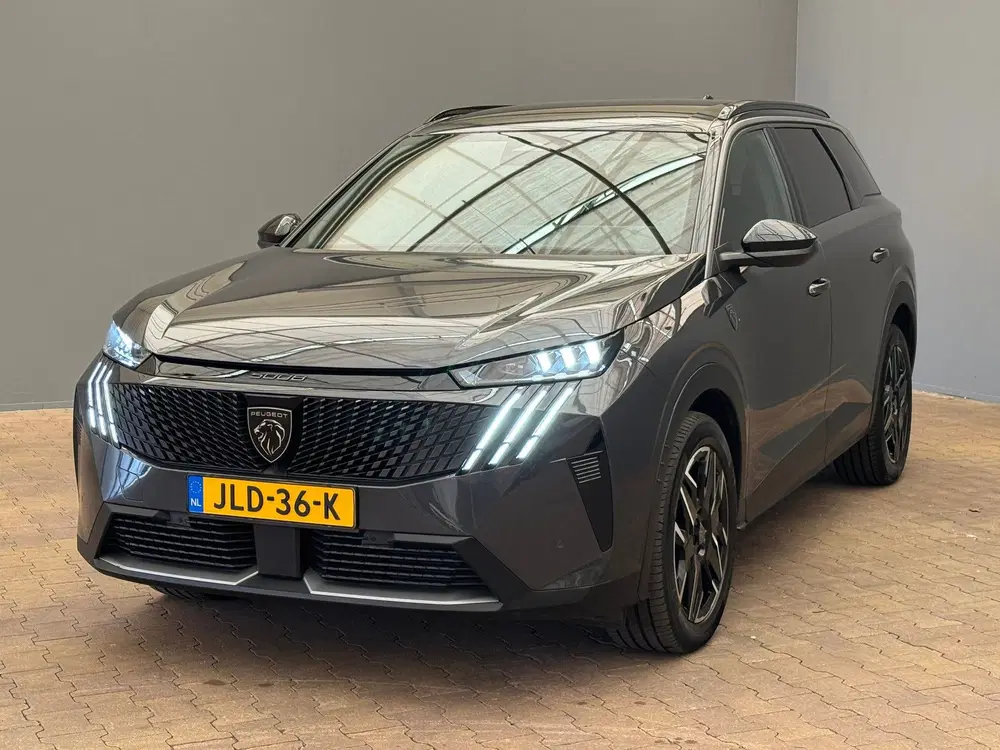 Peugeot 5008 GT Hybrid 145PK uit 2024, foto 11