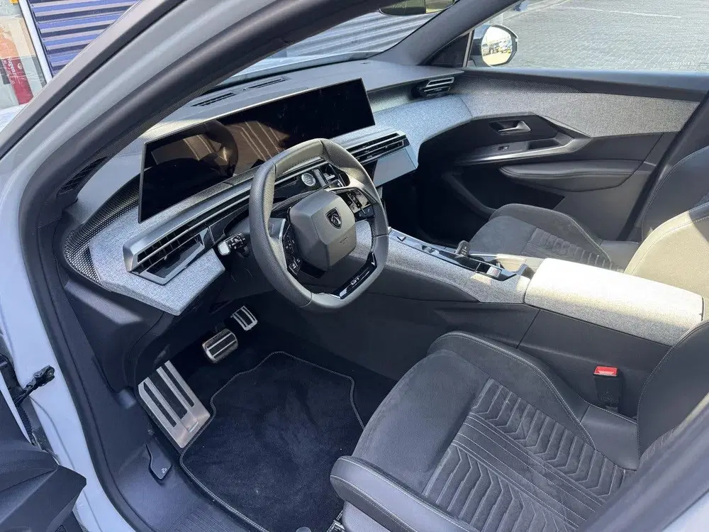 Peugeot 3008 GT 210pk 73 kWh uit 2024, foto 10