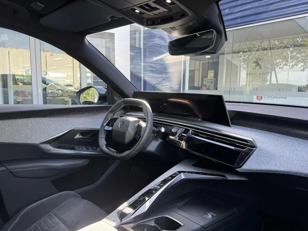 Peugeot 3008 GT 210pk 73 kWh uit 2024, foto 11