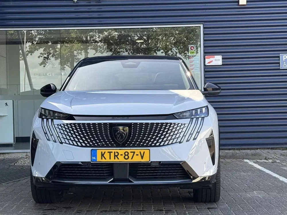 Peugeot 3008 GT 210pk 73 kWh uit 2024, foto 2