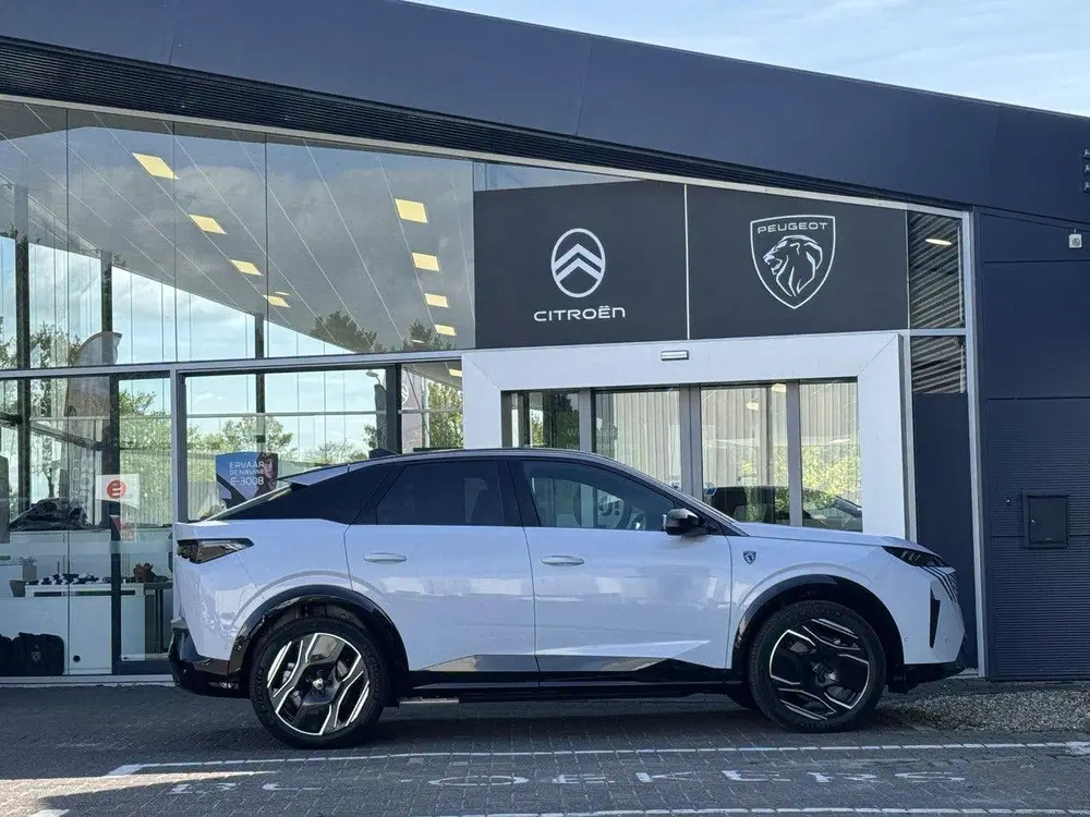 Peugeot 3008 GT 210pk 73 kWh uit 2024, foto 4