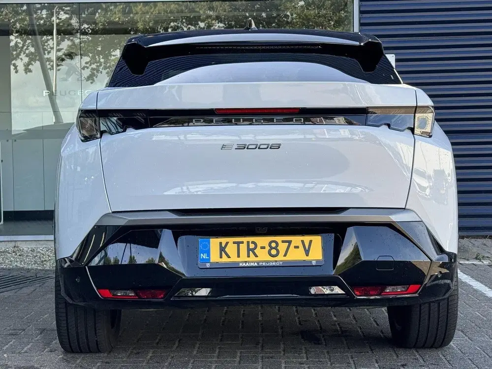 Peugeot 3008 GT 210pk 73 kWh uit 2024, foto 6